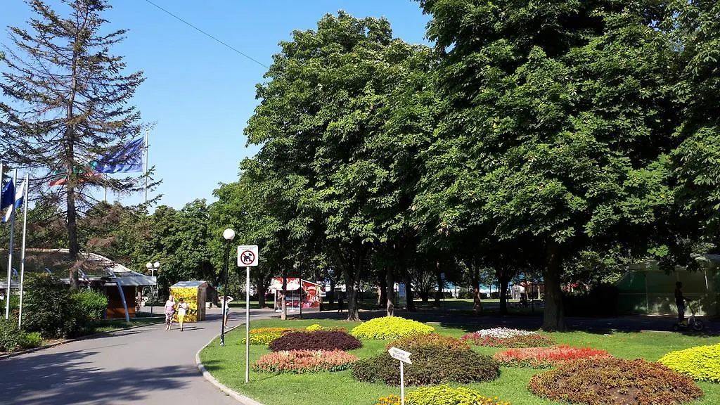 Apartments Flora 1 Burgas 0*,  Bulgaria