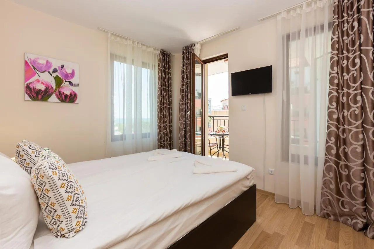 Apartments Flora 1 Burgas 0*,  Bulgaria
